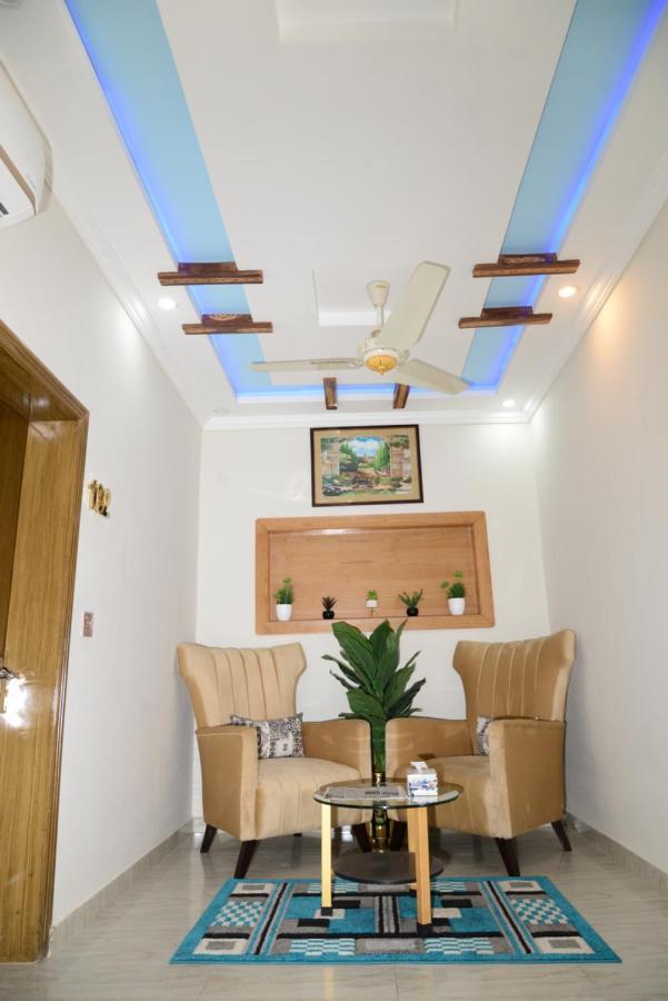 Hotel Deluxe Lahore Exterior photo