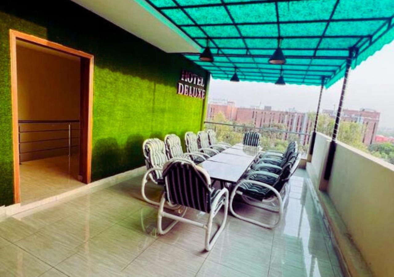 Hotel Deluxe Lahore Exterior photo